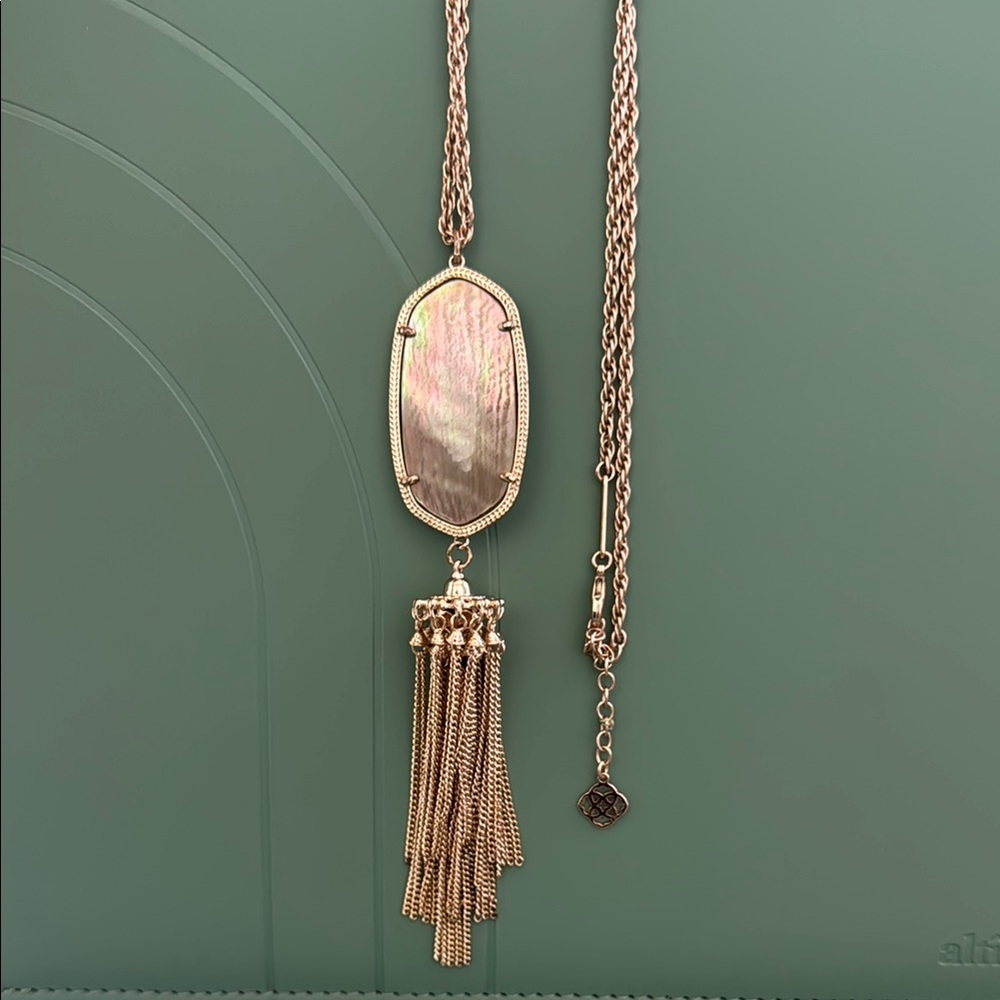 Elegant Gold Tassel Pendant Necklace